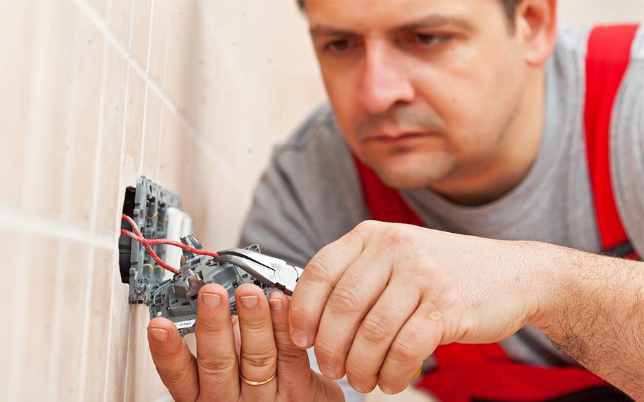 tarif horaire d'un électricien Paris 4